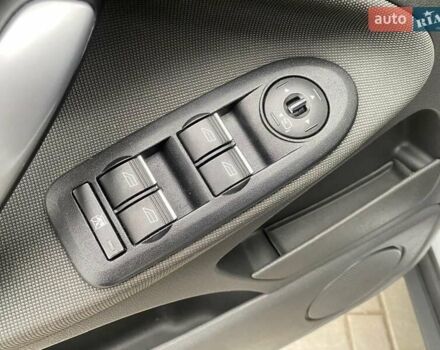 Белый Форд Куга, объемом двигателя 2.5 л и пробегом 220 тыс. км за 10500 $, фото 43 на Automoto.ua