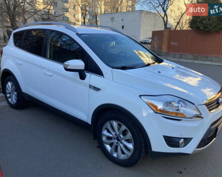 Білий Форд Куга, об'ємом двигуна 2 л та пробігом 107 тис. км за 13000 $, фото 4 на Automoto.ua