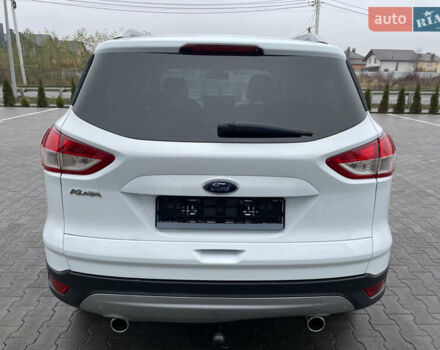 Белый Форд Куга, объемом двигателя 2 л и пробегом 182 тыс. км за 12400 $, фото 5 на Automoto.ua