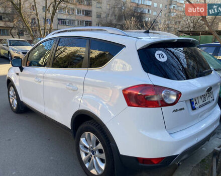 Білий Форд Куга, об'ємом двигуна 2 л та пробігом 107 тис. км за 13000 $, фото 2 на Automoto.ua