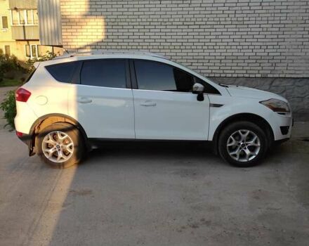 Белый Форд Куга, объемом двигателя 2 л и пробегом 133 тыс. км за 10200 $, фото 6 на Automoto.ua