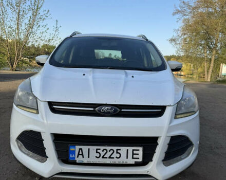 Форд Куга 2013 в Киеве на Automoto.ua Белый Форд Куга, объемом двигателя 2 л и пробегом 250 тыс. км за 10000 $, фото 1 на Automoto.ua