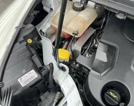 Белый Форд Куга, объемом двигателя 2 л и пробегом 182 тыс. км за 11950 $, фото 23 на Automoto.ua