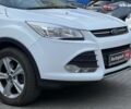 Белый Форд Куга, объемом двигателя 2 л и пробегом 221 тыс. км за 12490 $, фото 3 на Automoto.ua