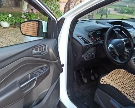 Форд Куга 2013 в Буче на Automoto.ua Белый Форд Куга, объемом двигателя 2 л и пробегом 234 тыс. км за 12000 $, фото 7 на Automoto.ua