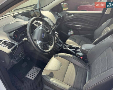 Білий Форд Куга, об'ємом двигуна 2 л та пробігом 182 тис. км за 15000 $, фото 7 на Automoto.ua