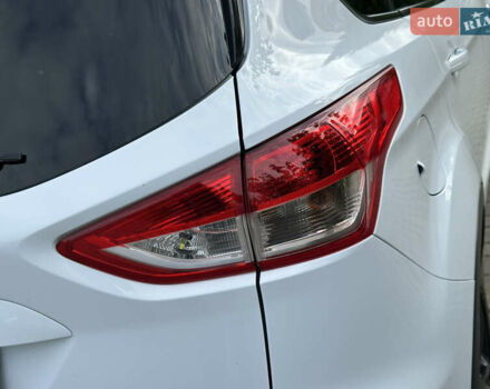 Белый Форд Куга, объемом двигателя 2 л и пробегом 125 тыс. км за 13700 $, фото 14 на Automoto.ua