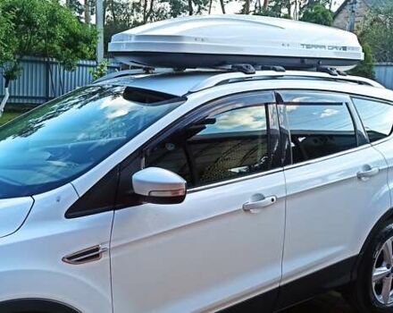 Форд Куга 2013 в Буче на Automoto.ua Белый Форд Куга, объемом двигателя 2 л и пробегом 234 тыс. км за 12000 $, фото 4 на Automoto.ua