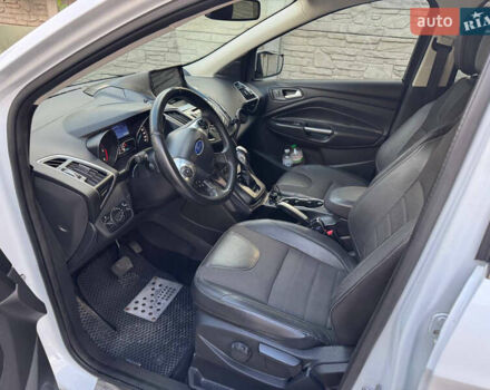 Білий Форд Куга, об'ємом двигуна 2 л та пробігом 182 тис. км за 15000 $, фото 6 на Automoto.ua