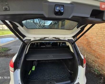 Белый Форд Куга, объемом двигателя 2 л и пробегом 175 тыс. км за 14100 $, фото 10 на Automoto.ua