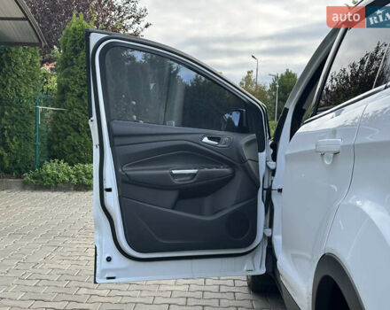 Белый Форд Куга, объемом двигателя 2 л и пробегом 125 тыс. км за 13700 $, фото 30 на Automoto.ua