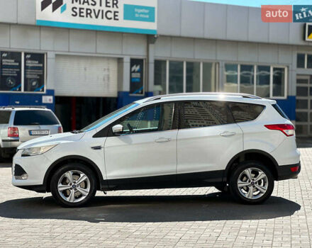 Белый Форд Куга, объемом двигателя 2 л и пробегом 221 тыс. км за 10990 $, фото 7 на Automoto.ua