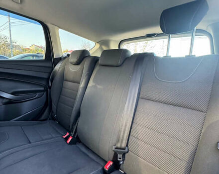 Форд Куга 2013 в Киеве на Automoto.ua Белый Форд Куга, объемом двигателя 2 л и пробегом 250 тыс. км за 10000 $, фото 10 на Automoto.ua