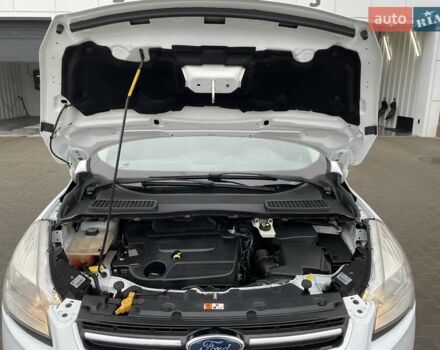 Белый Форд Куга, объемом двигателя 2 л и пробегом 182 тыс. км за 11950 $, фото 21 на Automoto.ua