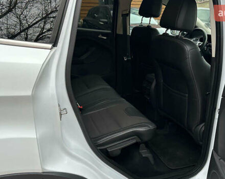 Білий Форд Куга, об'ємом двигуна 1.6 л та пробігом 194 тис. км за 13300 $, фото 4 на Automoto.ua