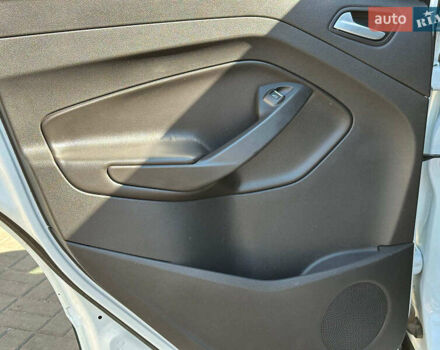 Белый Форд Куга, объемом двигателя 2 л и пробегом 221 тыс. км за 10990 $, фото 16 на Automoto.ua