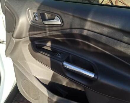 Форд Куга 2013 в Буче на Automoto.ua Белый Форд Куга, объемом двигателя 2 л и пробегом 234 тыс. км за 12000 $, фото 14 на Automoto.ua