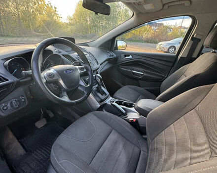 Форд Куга 2013 в Киеве на Automoto.ua Белый Форд Куга, объемом двигателя 2 л и пробегом 250 тыс. км за 10000 $, фото 7 на Automoto.ua