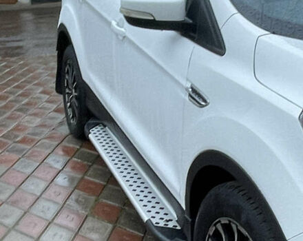 Білий Форд Куга, об'ємом двигуна 2 л та пробігом 301 тис. км за 12400 $, фото 4 на Automoto.ua