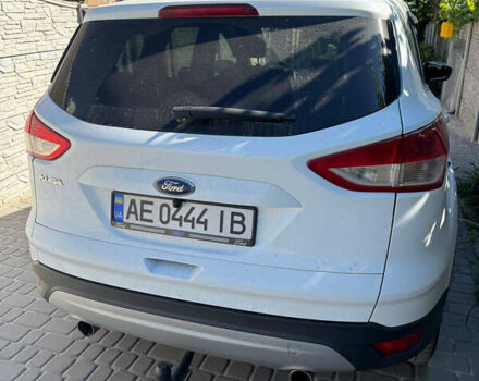 Білий Форд Куга, об'ємом двигуна 2 л та пробігом 182 тис. км за 15000 $, фото 5 на Automoto.ua