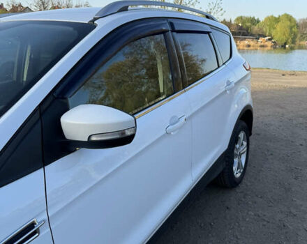 Форд Куга 2013 в Киеве на Automoto.ua Белый Форд Куга, объемом двигателя 2 л и пробегом 250 тыс. км за 10000 $, фото 3 на Automoto.ua