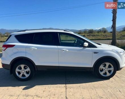 Белый Форд Куга, объемом двигателя 2 л и пробегом 117 тыс. км за 13000 $, фото 3 на Automoto.ua