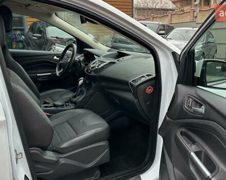 Білий Форд Куга, об'ємом двигуна 1.6 л та пробігом 194 тис. км за 13300 $, фото 7 на Automoto.ua