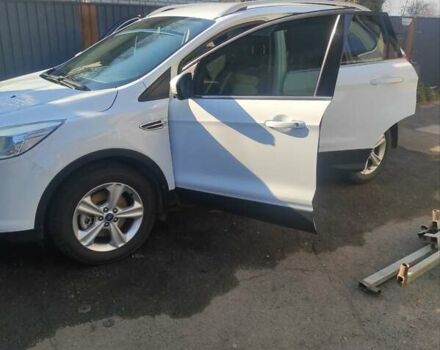 Белый Форд Куга, объемом двигателя 2 л и пробегом 143 тыс. км за 13500 $, фото 2 на Automoto.ua