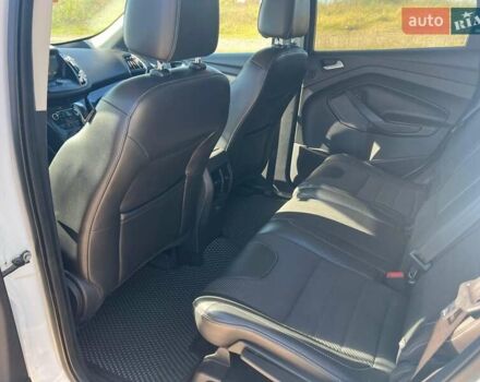 Белый Форд Куга, объемом двигателя 2 л и пробегом 117 тыс. км за 13000 $, фото 11 на Automoto.ua