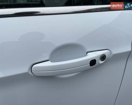 Белый Форд Куга, объемом двигателя 2 л и пробегом 182 тыс. км за 11950 $, фото 29 на Automoto.ua