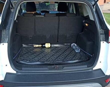 Форд Куга 2013 в Буче на Automoto.ua Белый Форд Куга, объемом двигателя 2 л и пробегом 234 тыс. км за 12000 $, фото 27 на Automoto.ua