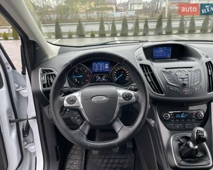Белый Форд Куга, объемом двигателя 2 л и пробегом 182 тыс. км за 11950 $, фото 64 на Automoto.ua