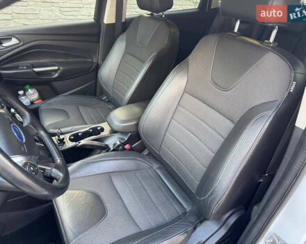 Білий Форд Куга, об'ємом двигуна 2 л та пробігом 182 тис. км за 15000 $, фото 12 на Automoto.ua