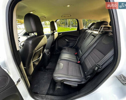 Білий Форд Куга, об'ємом двигуна 2 л та пробігом 138 тис. км за 13000 $, фото 7 на Automoto.ua