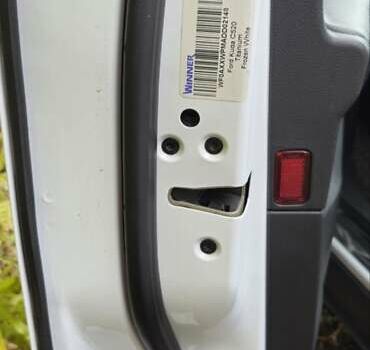 Белый Форд Куга, объемом двигателя 2 л и пробегом 135 тыс. км за 14500 $, фото 27 на Automoto.ua