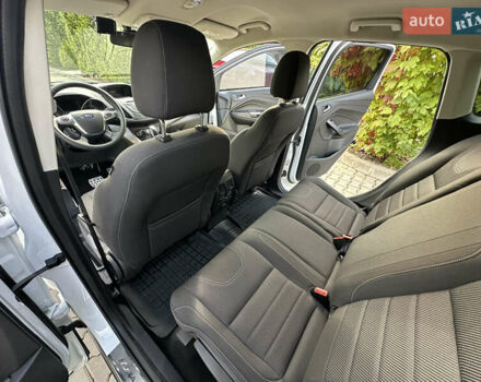 Белый Форд Куга, объемом двигателя 2 л и пробегом 125 тыс. км за 13700 $, фото 21 на Automoto.ua