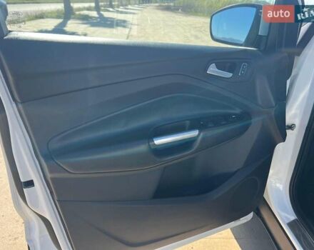 Белый Форд Куга, объемом двигателя 2 л и пробегом 117 тыс. км за 13000 $, фото 8 на Automoto.ua