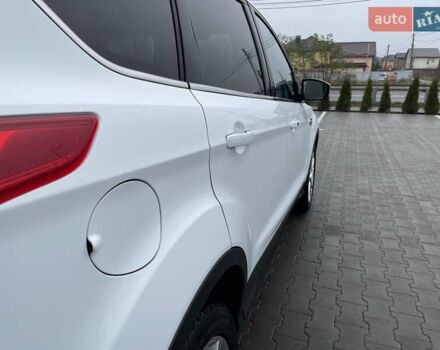Белый Форд Куга, объемом двигателя 2 л и пробегом 182 тыс. км за 11950 $, фото 17 на Automoto.ua