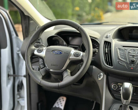 Белый Форд Куга, объемом двигателя 2 л и пробегом 125 тыс. км за 13700 $, фото 27 на Automoto.ua