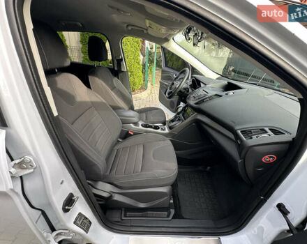 Белый Форд Куга, объемом двигателя 2 л и пробегом 125 тыс. км за 13700 $, фото 50 на Automoto.ua