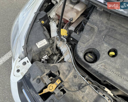Форд Куга 2013 у Києві на Automoto.ua Білий Форд Куга, об'ємом двигуна 1.6 л та пробігом 126 тис. км за 13000 $, фото 31 на Automoto.ua