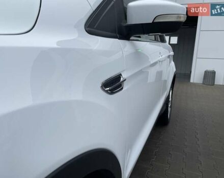 Белый Форд Куга, объемом двигателя 2 л и пробегом 182 тыс. км за 11950 $, фото 12 на Automoto.ua