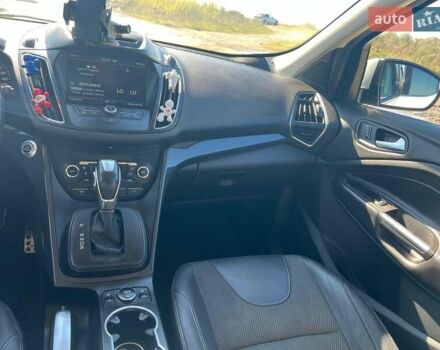 Белый Форд Куга, объемом двигателя 2 л и пробегом 117 тыс. км за 13000 $, фото 18 на Automoto.ua