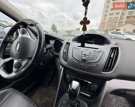 Форд Куга 2013 в Конотопе на Automoto.ua Белый Форд Куга, объемом двигателя 2 л и пробегом 95 тыс. км за 15200 $, фото 5 на Automoto.ua