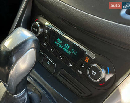 Белый Форд Куга, объемом двигателя 2 л и пробегом 221 тыс. км за 10990 $, фото 25 на Automoto.ua