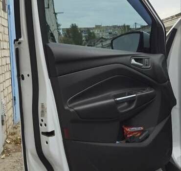 Белый Форд Куга, объемом двигателя 2 л и пробегом 135 тыс. км за 14500 $, фото 9 на Automoto.ua