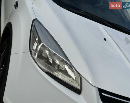 Белый Форд Куга, объемом двигателя 2 л и пробегом 125 тыс. км за 13700 $, фото 19 на Automoto.ua