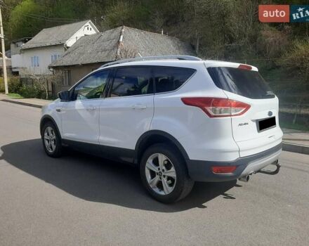 Белый Форд Куга, объемом двигателя 2 л и пробегом 255 тыс. км за 12120 $, фото 1 на Automoto.ua