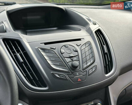 Белый Форд Куга, объемом двигателя 2 л и пробегом 125 тыс. км за 13700 $, фото 37 на Automoto.ua