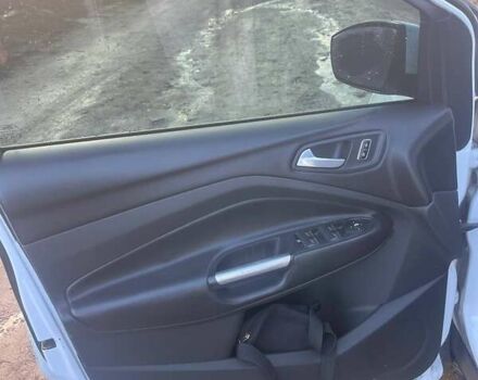 Білий Форд Куга, об'ємом двигуна 2 л та пробігом 247 тис. км за 13000 $, фото 4 на Automoto.ua